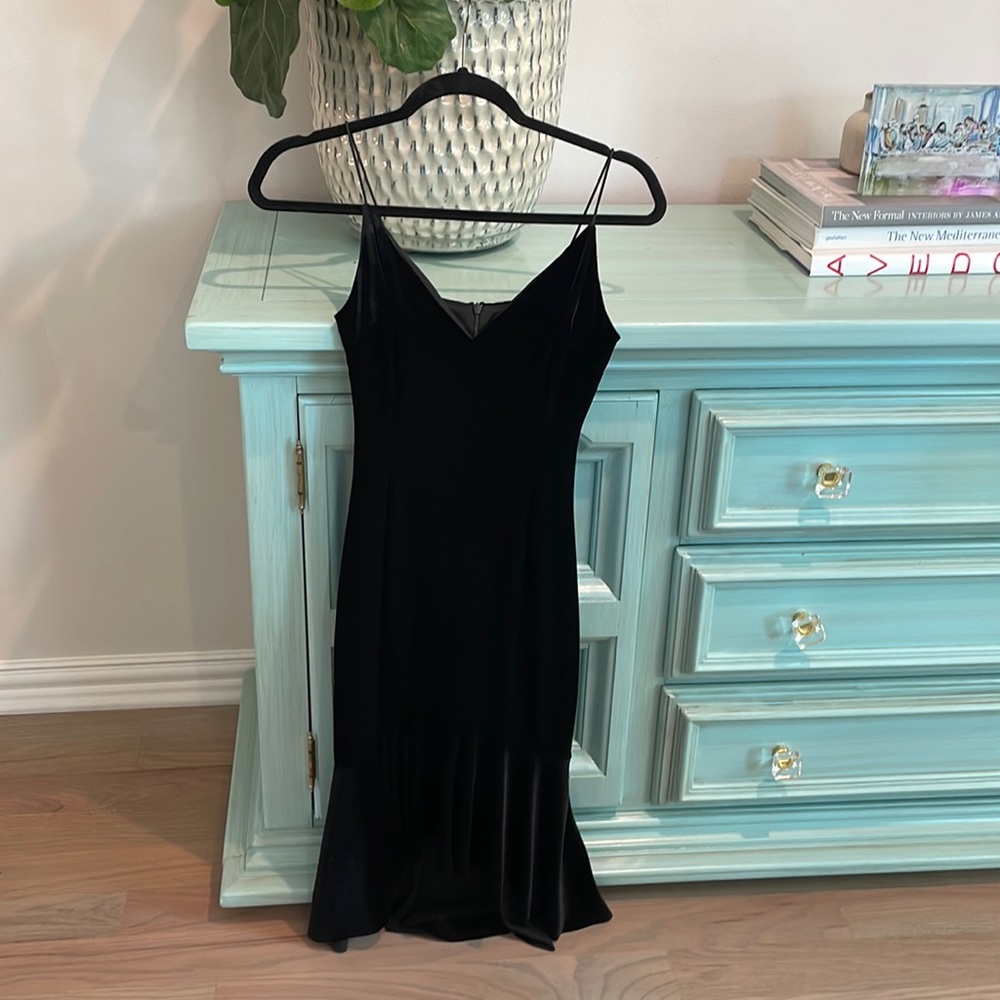 Aqua Bloomingdale’s NWT midi black velvet dress